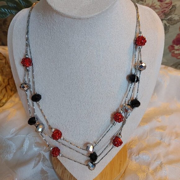 5/$25 Layered Red Black Beaded Necklace silver tone chain 22" Women Boho Retro - Picture 7 of 7
